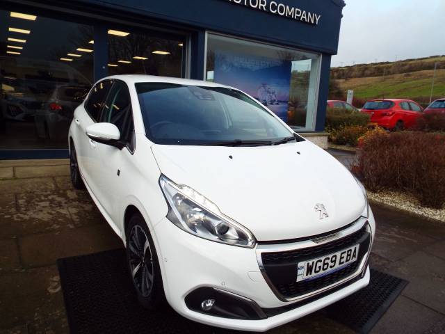 Peugeot 208 1.2 PureTech 82 Tech Edition 5dr [Start Stop] Hatchback Petrol White