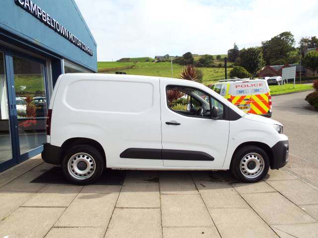 2023 Peugeot Partner 1000 1.5 BlueHDi 100 Professional Premium + Van