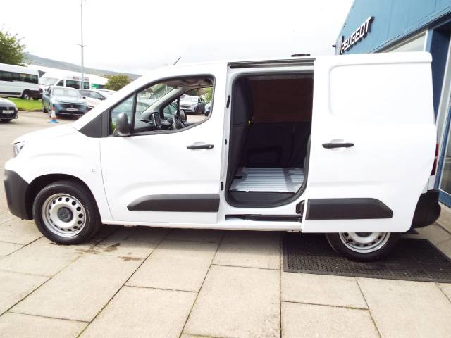 2023 Peugeot Partner 1000 1.5 BlueHDi 100 Professional Premium + Van